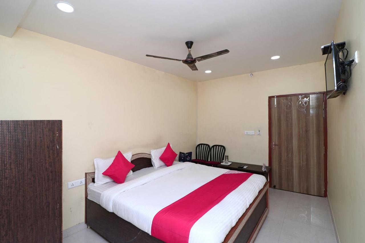 Oyo 15355 Govind Guest House Горакпур Екстериор снимка