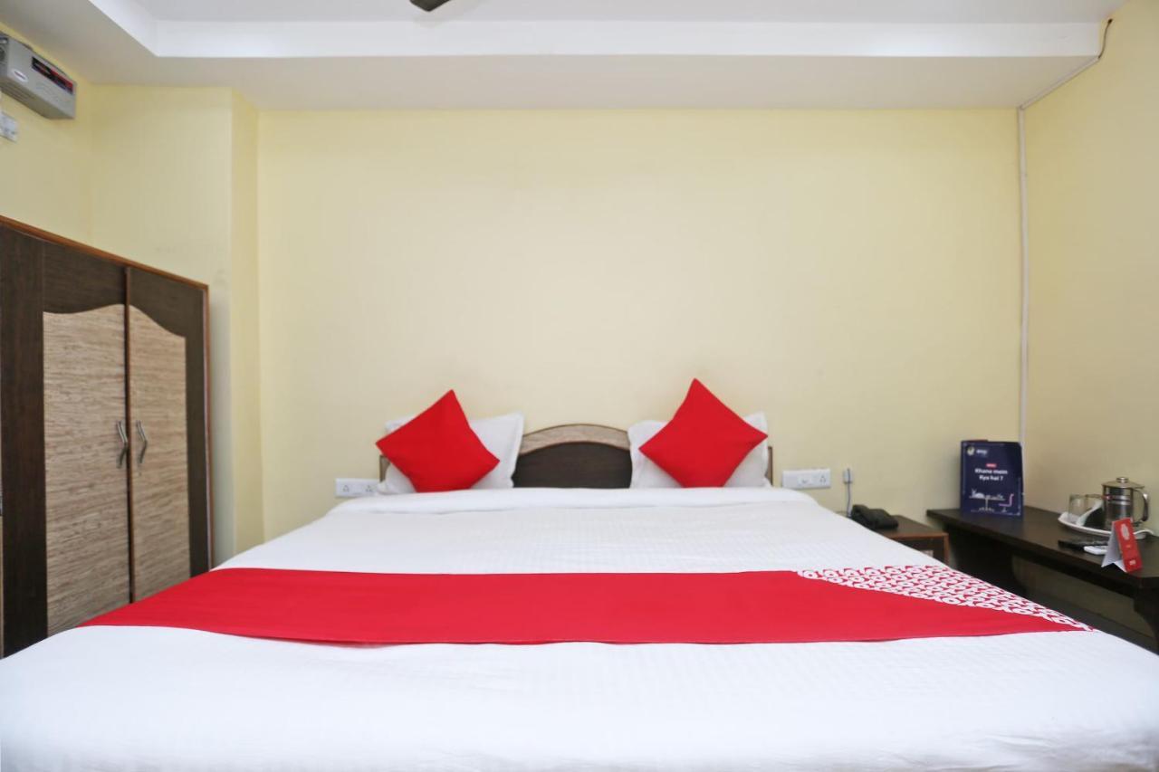 Oyo 15355 Govind Guest House Горакпур Екстериор снимка