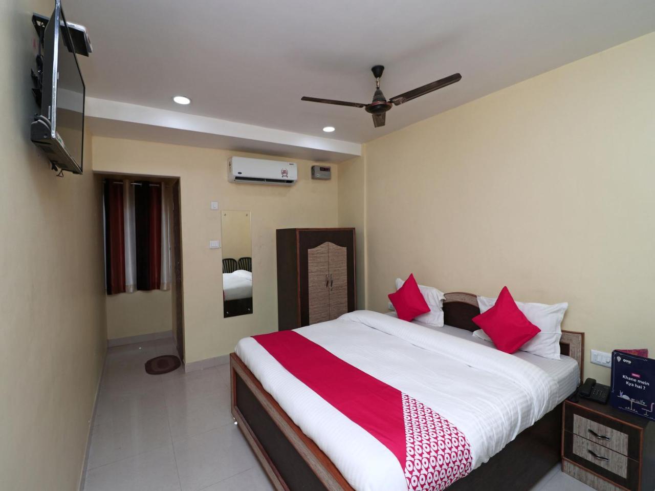 Oyo 15355 Govind Guest House Горакпур Екстериор снимка